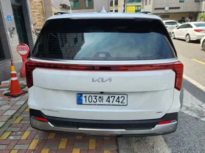Kia Canival 2025, 4800 км, за 31120000 KRW