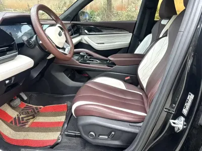 Geely Xingyue L 2021, 26000 км, за 61800 CNY