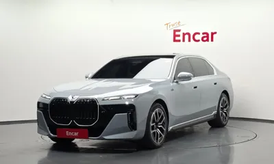 BMW 7-Series · 2023 год