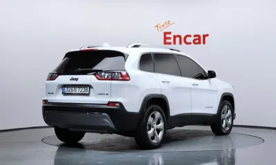 Jeep Cherokee 2021, 31818 км, за 18800000 KRW