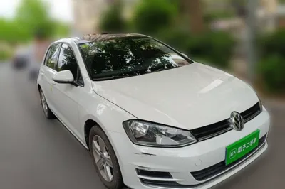 Volkswagen Golf 2016, 115600 км, за 40896.58 CNY
