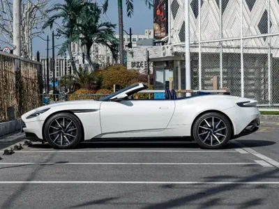 Aston Martin DB11 2019, 12000 км, за 1390000 CNY - фото 7
