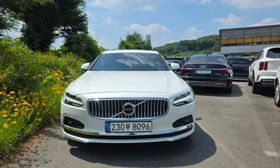 Volvo S90 · 2023 год
