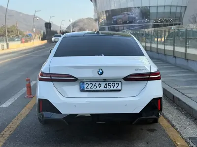 BMW 5-Series 2026, 1222 км, за 55120000 KRW
