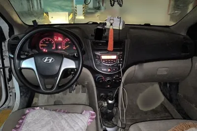 Hyundai Verna (older generation) 2014, 109000 км, за 26036.22 CNY