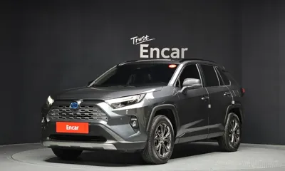 Toyota RAV4 · 2024 год