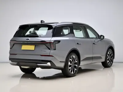 Ford Edge 2025, 2200 км, за 219800 CNY
