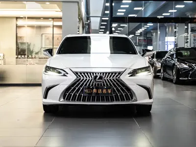 Lexus ES 2024, 39600 км, за 219600 CNY