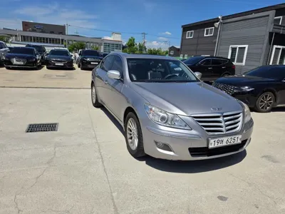 Hyundai Genesis 2010, 216183 км, за 2800000 KRW