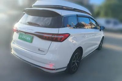 BYD Song MAX New Energy 2022, 73200 км, за 80725.89 CNY - фото 6