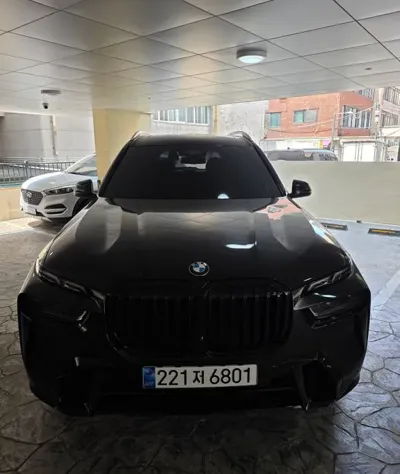 BMW X7 · 2025 год