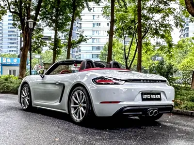 Porsche 718 2022, 13000 км, за 425000 CNY