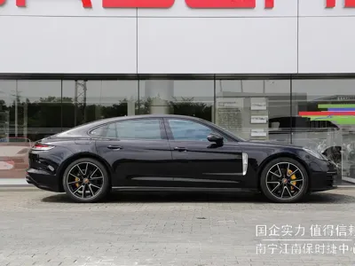 Porsche Panamera 2021, 60000 км, за 598000 CNY