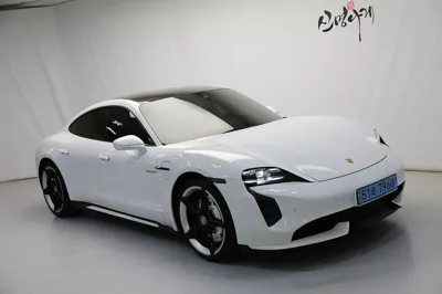 Porsche Taycan · 2021 год