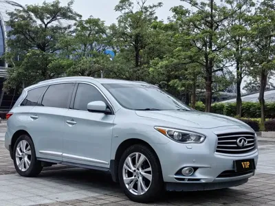 Infiniti JX 2014, 136000 км, за 45800 CNY