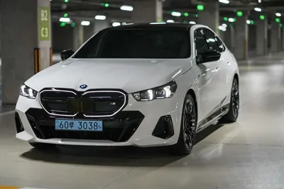 BMW i5 · 2025 год