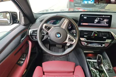 BMW 5 Series 2022, 35500 км, за 291741.65 CNY - фото 9