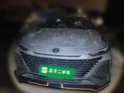 Changan UNI-V 2023, 27400 км, за 79148.76 CNY