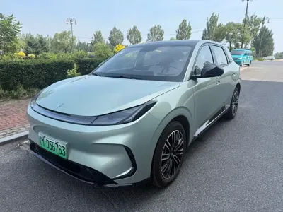 Arcfox 极狐贝塔T1 · 2025 год