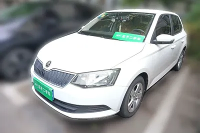 Skoda Fabia 2016, 26600 км, за 38578.48 CNY - фото 1