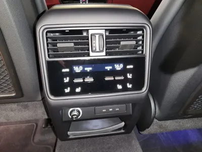 Porsche Cayenne 2025, 9950 км, за 192000000 KRW - фото 8