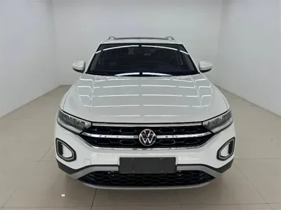 Volkswagen T-Roc 2023, 10000 км, за 136800 CNY