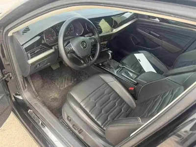 Volkswagen Passat 2020, 99000 км, за 79800 CNY