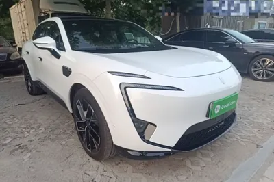 Avatr 11 2025, 11200 км, за 223960.32 CNY