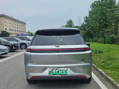 Li Auto Li L8 2023, 47000 км, за 199800 CNY