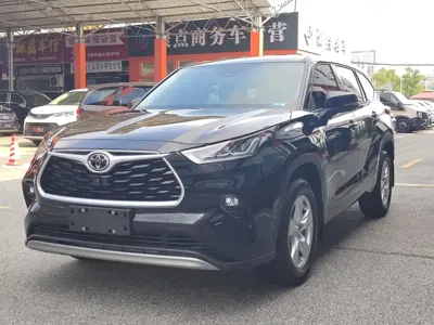 Toyota Highlander · 2025 год