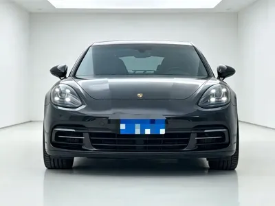 Porsche Panamera 2017, 180000 км, за 328000 CNY