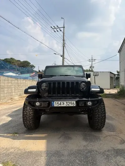 Jeep Wrangler · 2021 год