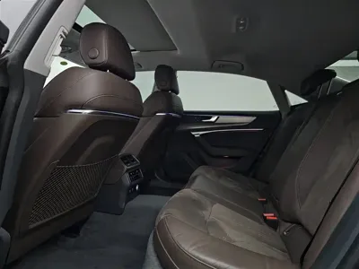 Audi A7L 2024, 51000 км, за 221000 CNY
