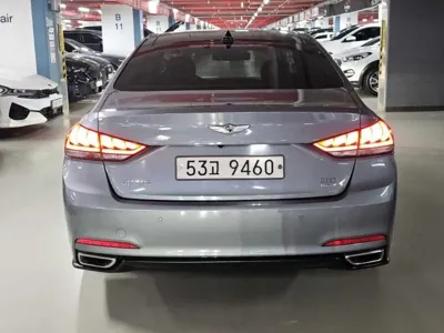 Hyundai Genesis 2015, 117840 км, за 9000000 KRW