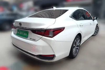 Lexus ES 2018, 94000 км, за 151037.28 CNY - фото 6