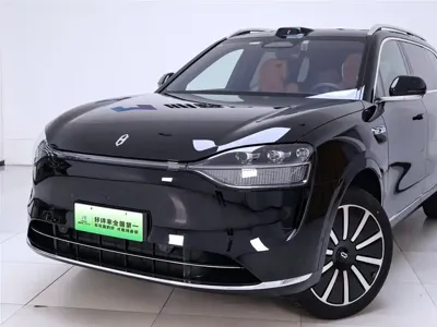 AITO 问界 AITO M9 2025, 12100 км, за 398000 CNY