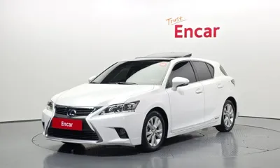 Lexus CT200h · 2015 год