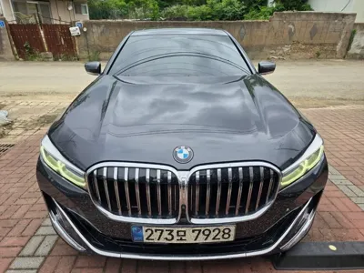 BMW 7-Series · 2021 год