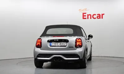 MINI Cooper Convertible 2024, 61990 км, за 27900000 KRW