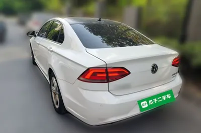 Volkswagen Lamando 2017, 160000 км, за 52738.65 CNY