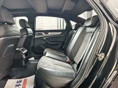Audi A6L 2023, 51400 км, за 239899 CNY - фото 7