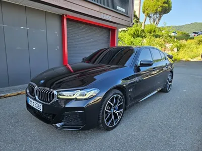 BMW 5-Series · 2023 год