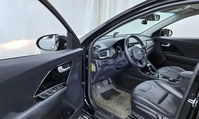 Kia Niro 2018, 124321 км, за 9800000 KRW - фото 10
