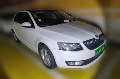 Skoda Octavia 2015, 26800 км, за 28130 CNY