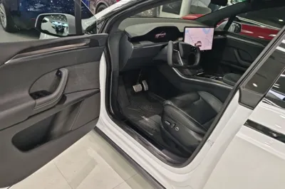 Tesla Model X 2023, 48700 км, за 624597.42 CNY - фото 19