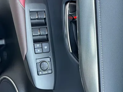 Lexus NX 2021, 37000 км, за 169800 CNY