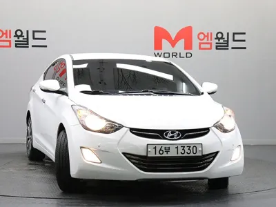 Hyundai Avante · 2013 год