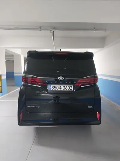 Toyota Alphard 2025, 9800 км, за 108000000 KRW