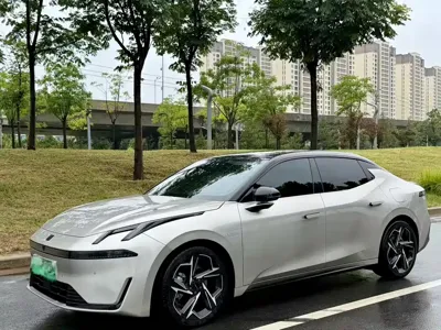 Lynk & Co 07 EM-P · 2024 год