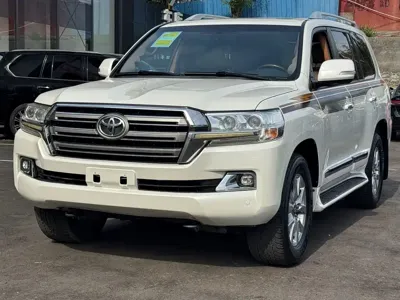Toyota Land Cruiser 2016, 200000 км, за 488000 CNY